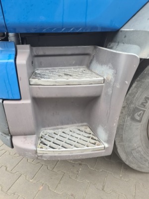 Підніжка ліва підніжка volvo fl renault midlum dci dxi r 22,5 фото №1