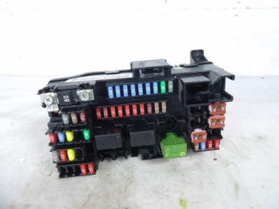 Opel mokka 1 1.6cdti коробка предохранителей 1-2109261-1 фото №1