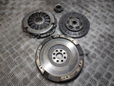 Сцепление диск прижим подшипник колесо маховик corolla verso i 2.0 d4d фото №1