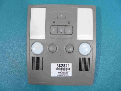 Лампа освітлення кабіни задня audi a8 d3 фото №1