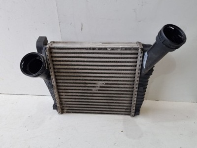 Vw touareg радіатор інтеркулер 7p0145804 a фото №1