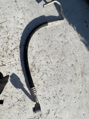 Audi q5 трубка кондиционер 8t0260707 c фото №1