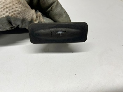 Kia ceed ii hb мікровимикач відкривання кришки 2012- фото №1