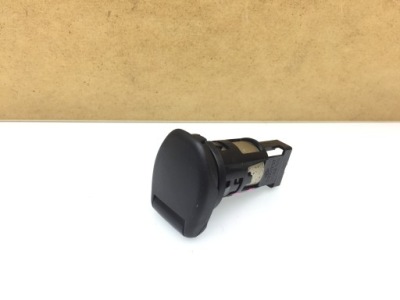 X-trail t32 роз'єм прикурювача прикурювач 12v фото №1