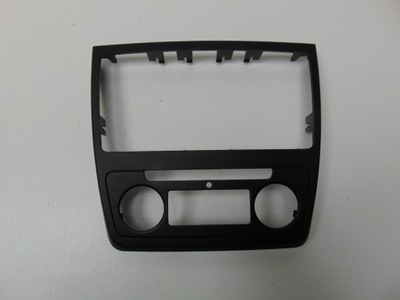 Рамка радио консоли skoda yeti 5l0858069h фото №1