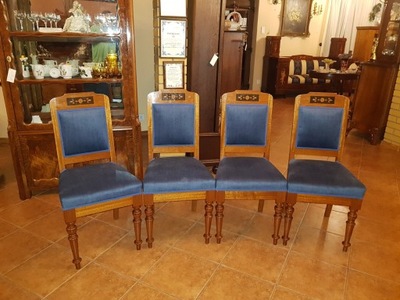 4 Krzesła Orzech Eklektyczny ( po renowacji )