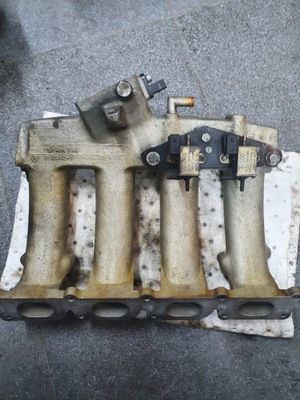 Колектор всмоктуючий audi 06b133223 фото №1