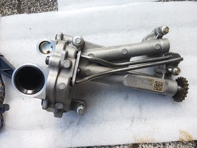 Насос масла 2.7 v6 ford fusion 17- edge 15- usa фото №1