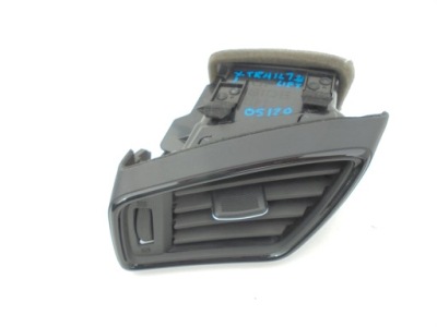 X-trail t32 решітка обдув ліва 68761 4ba0a фото №1