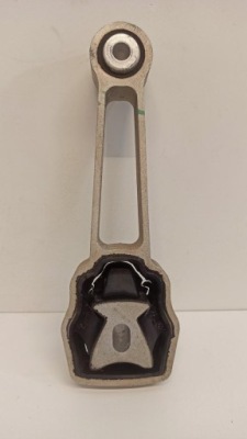 Volvo v70 кронштейн подушка двигуна 30793322 фото №1