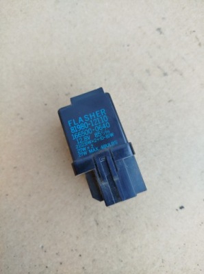 Реле поворотники toyota оригінальний номер 8198012070 фото №1