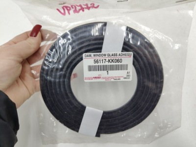 Прокладка капот toyota hilux 56117-kk060 фото №1