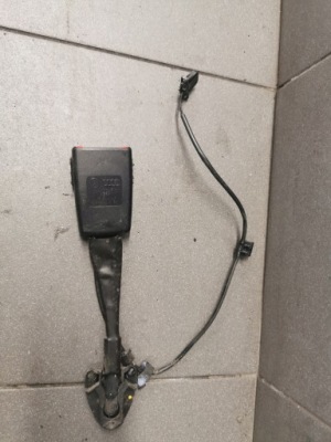 Клипса поперечина перед audi a5 8k0857755f фото №1