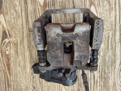 Volvo xc40 20r суппорт тормозной правый задняя 31471181 фото №1