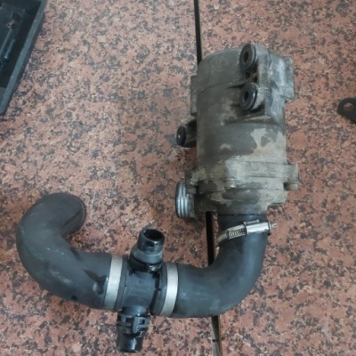 Насос води bmw f30 f31 2.0b 75977150 фото №1