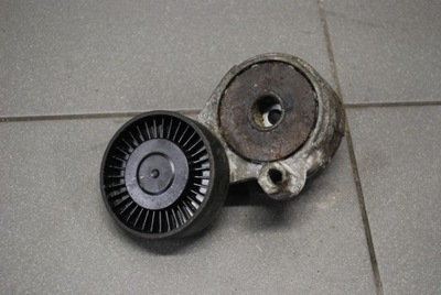 Натягувач ремінь ausdi a6 c5 a8 d2 4.2 077903133c фото №1