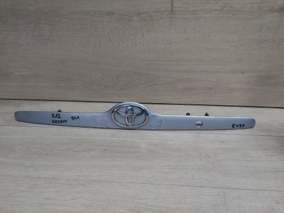 Молдинг багажника toyota corolla e12 76801-12710 фото №1