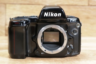 Aparat NIKON F90 - legendarny aparat