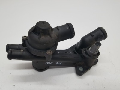 Корпус термостата 1.2 fabia 2 polo ibiza roomster 03c121111b фото №1