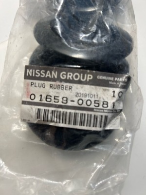 Заглушки дверь nissan maxima оригинальный номер 01658-00581 фото №1