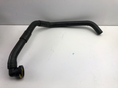 Ford kuga труба пабтрубок  трубка воды 9m5q-6a886-ag фото №1