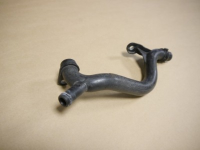 Audi a4 a5 шланг воды 06h121065d фото №1