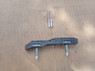 Audi оригінальний номер 4f5898193 напрямна бампера фото №1