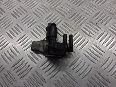 Клапан вакууму vw passat b6 2.0 tdi 1k0906283a фото №1