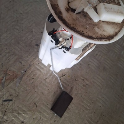 Насос топлива поплавок renault twingo iii 2014- фото №1