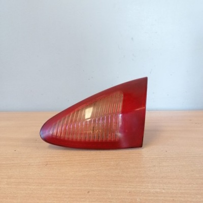 Alfa romeo 147 лампа крышки правая задняя 46556346 фото №1