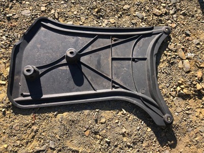 Захист підвіска audi a4 b8 lift 8k0825219 фото №1