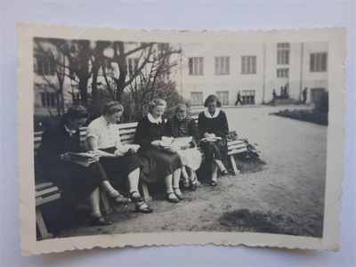 PRL kobiety uczennice szkoła Augustów 1953 (992d)