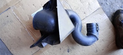 Воздухозаборник воздуха trafic vivaro talento 14-19 r 1,6 dci 960150246r фото №1