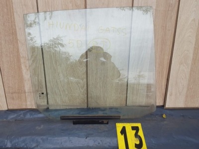 Стекло боковая правая задняя правый задняя hyundai getz 5d фото №1