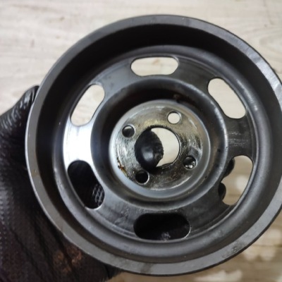 Шків насоса води suzuki vitara ly фото №1