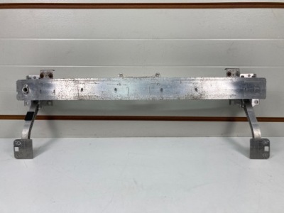 Балка бампера передній peugeot 208 фото №1