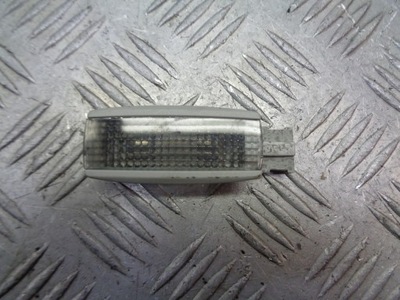 Освітлення кабіни задня vw passat b5 фото №1