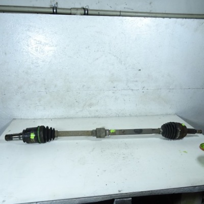 Mitsubishi lancer viii 1.8b приводной вал правая перед фото №1