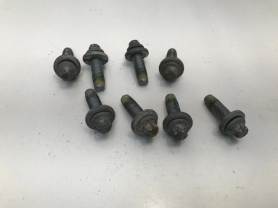 Mercedes gla ii h247 1.3 h 2021 болти підвіска балка задня фото №1