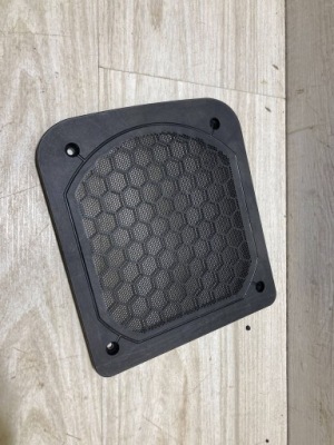 Bmw 2 f46 2016 накладка динаміка низькочастотний 9265334 фото №1