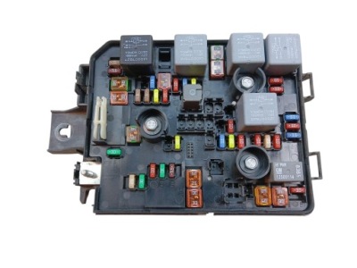Коробка запобіжників opel corsa e 2014-2019 13430533aa фото №1