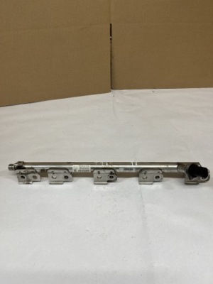 Ford mustang vi 2014 молдинг упорскування фото №1