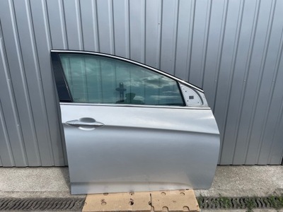 Hyundai i40 sedan двері передні праве сріблясті фото №1