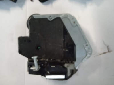 Toyota auris ii замок двері a046693 фото №1