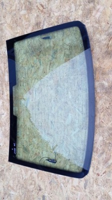 Скло задня vw passat b6 sedan 05-10r фото №1