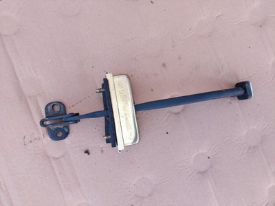 Jeep cherokee liberty kj крышка багажника ограничитель фото №1