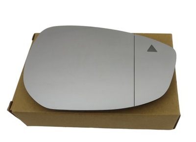 Правый вкладыш зеркало mazda 3 bp 2019 - ассистент фото №1