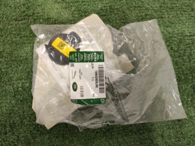 Заглушка бампера перед фаркоп jaguar xe x760 nowa фото №1