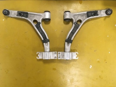 Левый передний рычаг втулки шаровая опора infiniti q30 фото №1