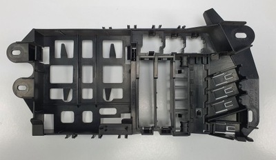 Кронштейн роз'єм запобіжників audi a6 c6 фото №1